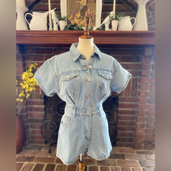 NWT Short Sleeve Denim Romper - Picture 4 of 7